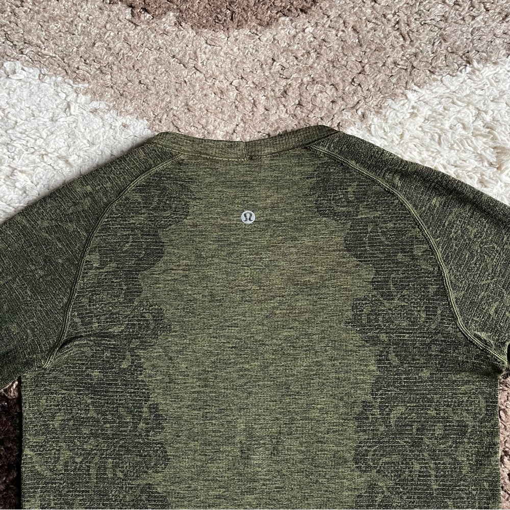 RARE Lululemon Swiftly Tech Long Sleeve Crew Sz 8 In Black / Brave Olive - Picture 9 of 9